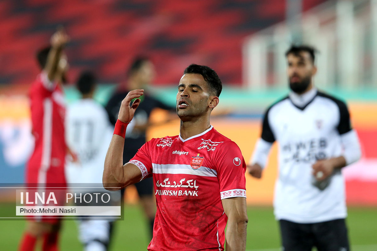وضعیت نگران کننده مهاجم پرسپولیس؛ آل کثیر لنگ لنگان ورزشگاه را ترک کرد (ویدیو)