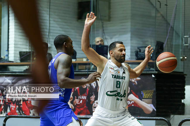 دیدار تیم های بسکتبال طبیعت اسلامشهر و پالایش نفت آبادان