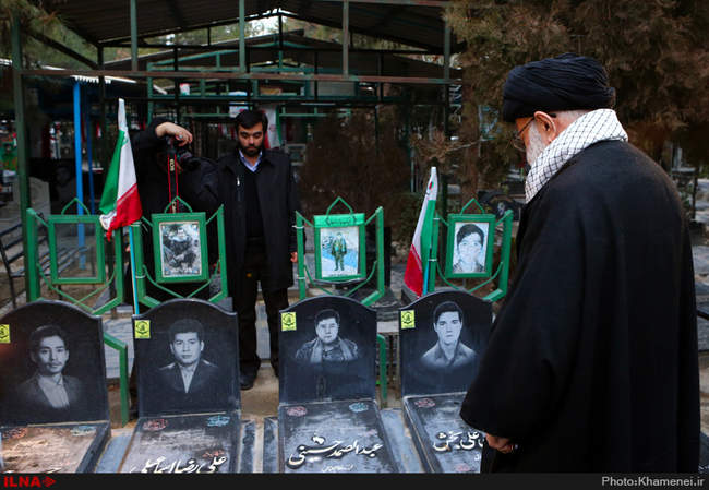 حضور رهبر انقلاب در مرقد مطهر امام راحل و گلزار شهدای بهشت زهرا