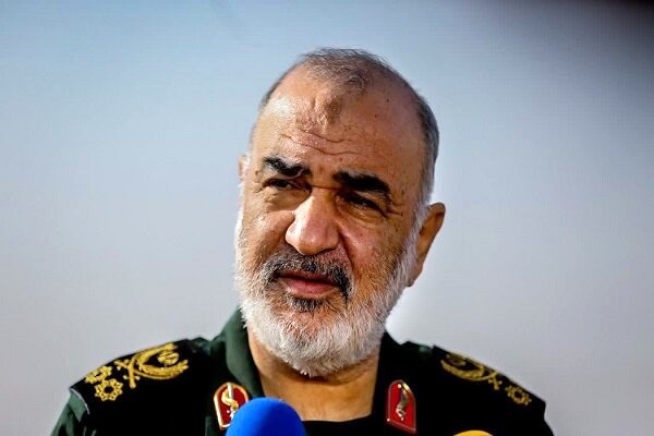 برخی فکر می‌کنند جوانان ایرانی، معدود افرادی هستند که در خیابان‌ها اغتشاش می‌کنند/ جوانان بی‌شمار ایرانی امروز در حال ساخت عظیم‌ترین طرح‌های ملی هستند