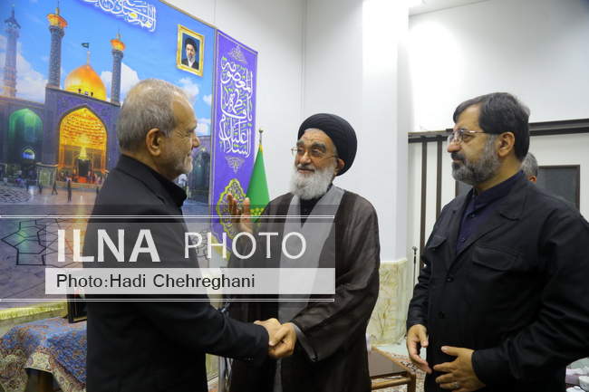 دیدار رئیس‌جمهور با علما و مراجع عظام در سفر به قم