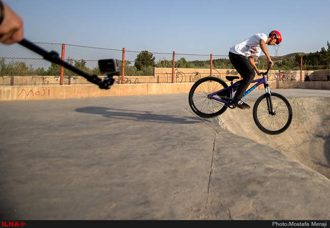 آماده سازی تیم دوچرخه سواری بی ام ایکس در بوستان علوی قم