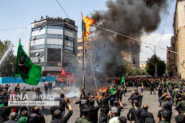 مراسم خیمه سوزان روز عاشورا در بازار تهران