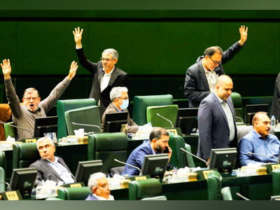 حاشیه‌سازی قبل از سفر نیویورک