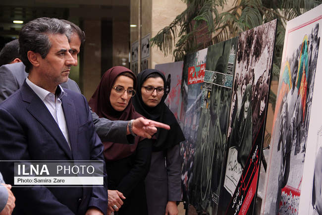 افتتاح نمایشگاه دفاع مقدس درایستگاه نمازی مترو باحضورشهردار شیراز