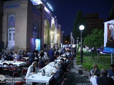 چهره‌های سال هنر انقلاب تقدیر شدند/ معرفی برگزیدگان سینما، تئاتر، موسیقی، عکس، معماری و پژوهش