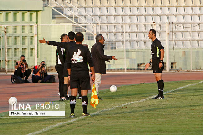 دیدار تیم های فجرشهیدسپاسی شیراز و فولادخوزستان