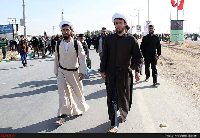 راهپیمایی زائران اربعین حسینی از خط مرزی مهران به سمت کربلا/3
