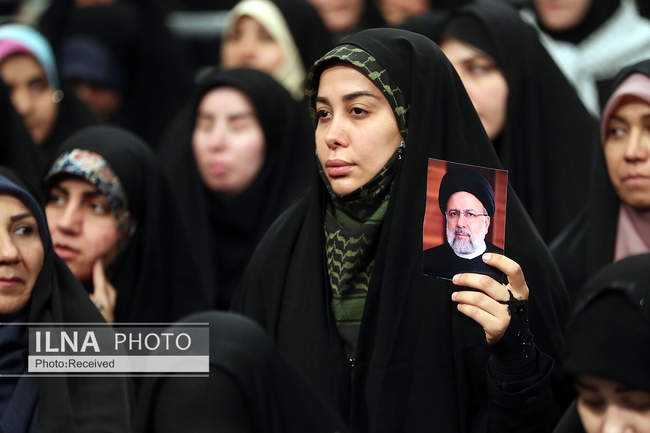 دیدار هزاران نفر از معلمان سراسر کشور با رهبر انقلاب