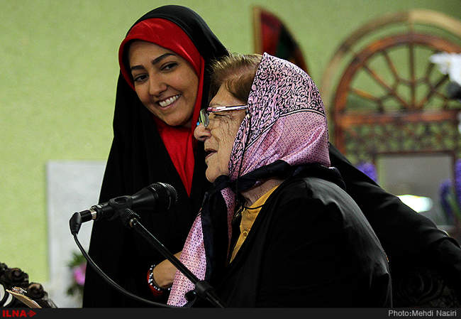 دیدار رئیس جمهور از خانه سالمندان و معلولین مجتمع قدس