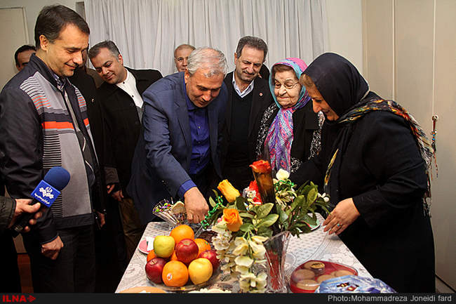 بازدید وزیر کار از خانه سالمندان سوسه مایریک