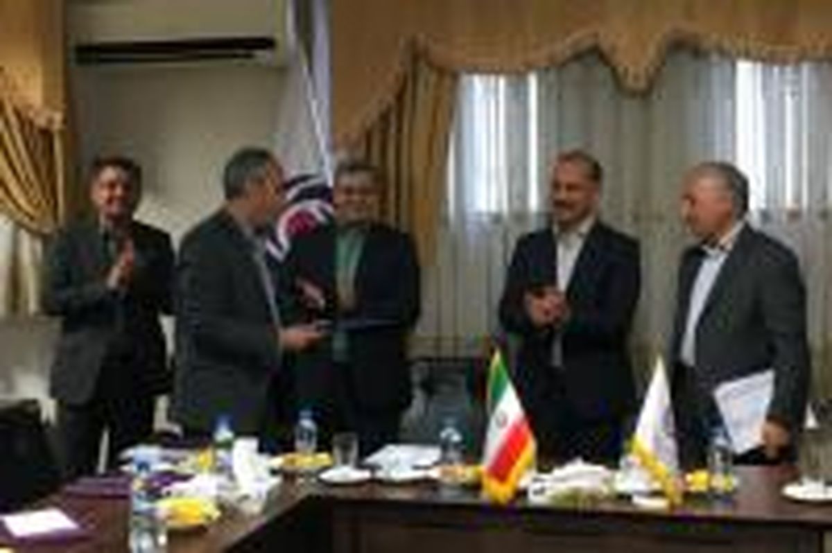  ارائه تسهیلات در راستای رونق تولید ملی با جذب منابع خرد در بانک ایران زمین