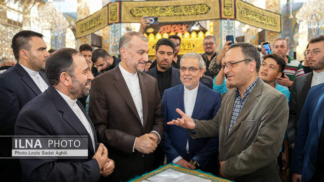 زیارت وزیر امور خارجه از حرم حضرت زینب (س) 