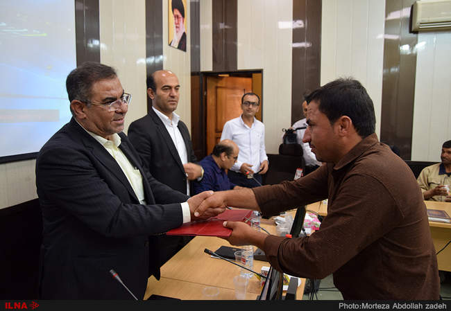 مراسم تجلیل از کارگران نمونه منطقه ویژه اقتصادی لامرد