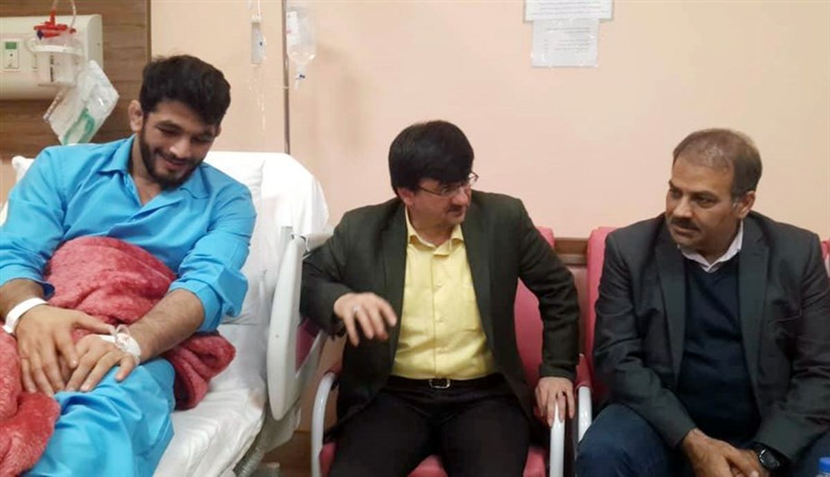 عیادت مسئولان وزارت ورزش و جوانان از حسن یزدانی