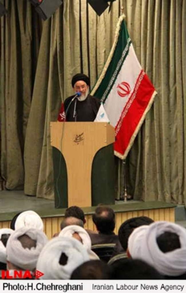 رونمایی از کتاب حضرت آیت الله العظمی موسوی اردبیلی