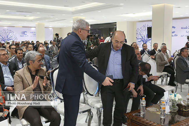 نشست رونمایی از گزارش 1403 شرکت صنایع تولیدی کروز