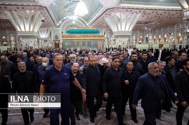 تشییع فرزند محمد علیخانی در حرم امام خمینی (ره) به روایت تصویر