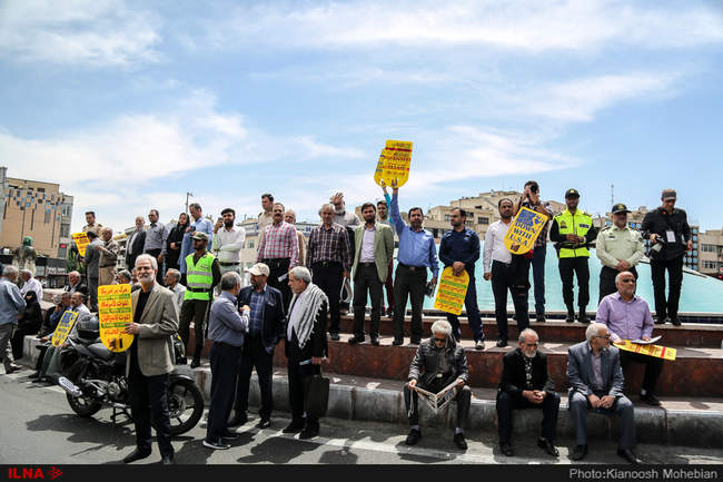 راهپیمایی نمازگزاران تهرانی در حمایت از بیانیه شورای عالی امنیت