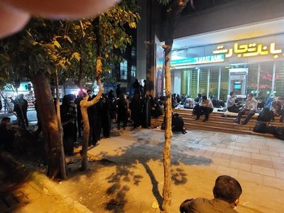 ادامه تجمع کارنامه سبزها در سپهبد قرنیِ تهران