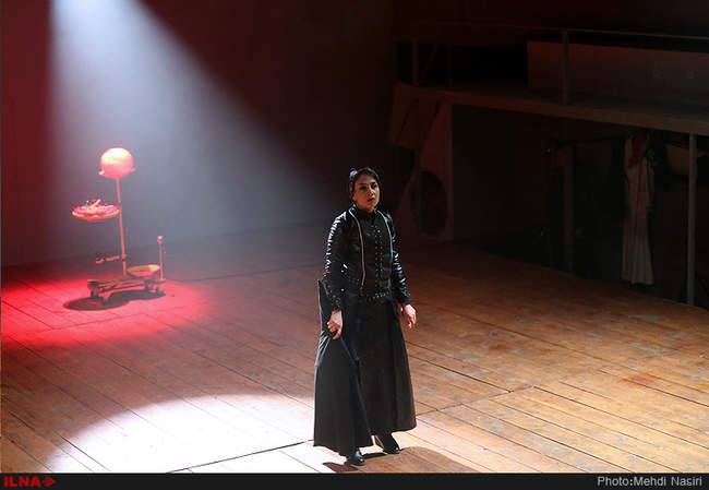 نمایش «کشتن کفتر چاهی» به کارگردانی رضا حداد