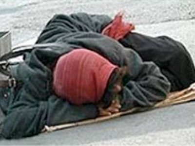 مسئولان به وضعیت زنان کارتن‌خواب رسیدگی نمی‌کنند/نبود دارو برای درمان مبتلایان به اچ آی وی 