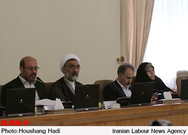 در حاشیه‌ی جلسه هیات دولت