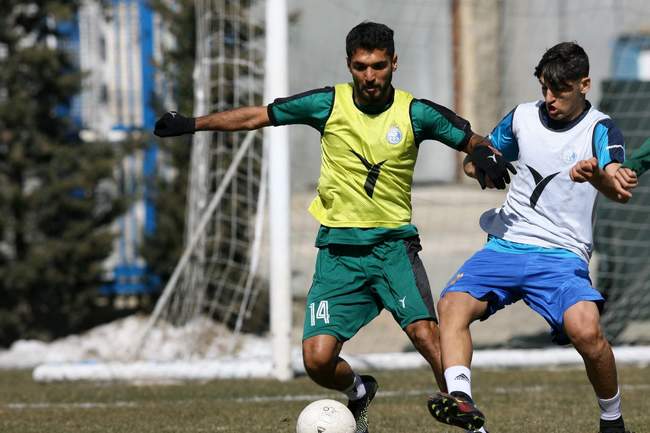 تصاویر تمرین استقلال با حضور مهمان ویژه