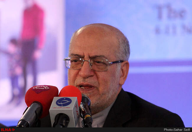 نشست خبری محمدرضا نعمت‌زاده وزیر صنعت، معدن و تجارت در بیست و دومین نمایشگاه مطبوعات و خبرگزاری‌ها