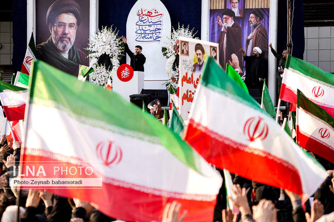  مراسم بیعت با سومین رهبر انقلاب اسلامی در تهران / 3