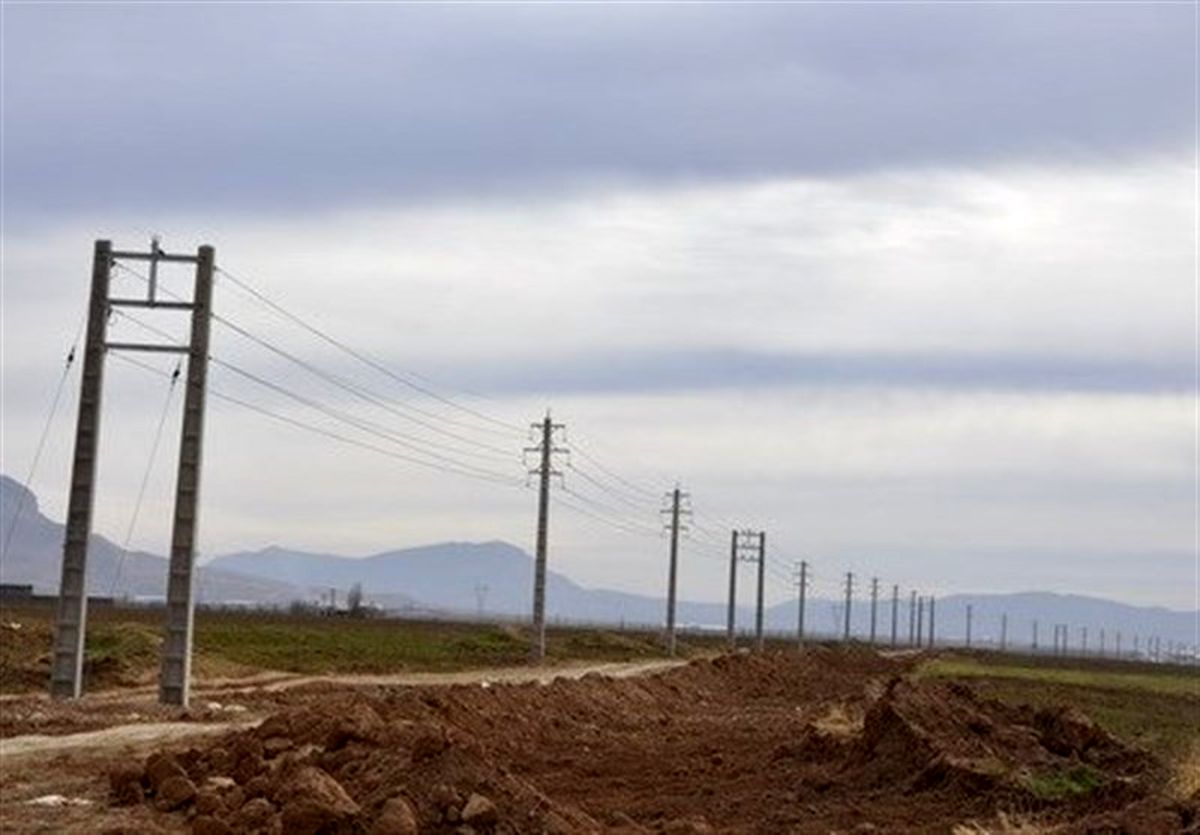 قطعی برق 99.5 درصد روستاهای سیل‌زده لرستان برطرف شده است
