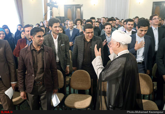 دیدار اعضای تشکل‌های دانشجویی دانشگاه آزاد اسلامی با آیت‌الله هاشم