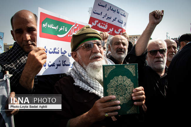 راهپیمایی نمازگزاران نماز جمعه تهران 