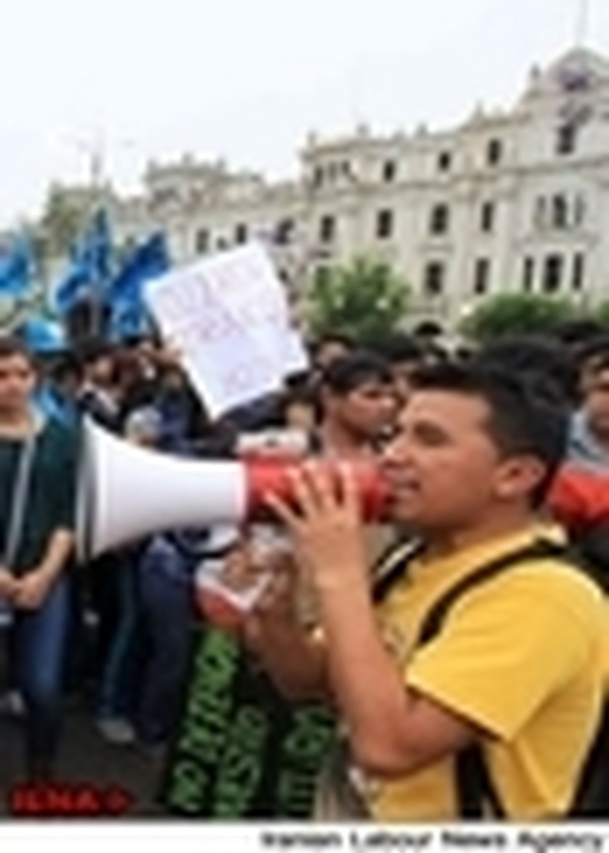 اعتصاب کارگران تاسیسات نفتی آمریکا ادامه دارد