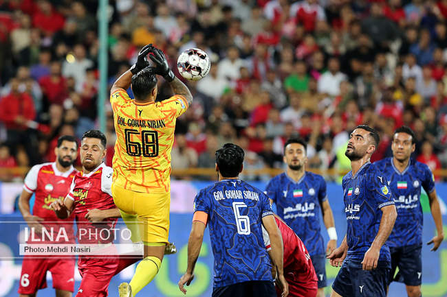 دیدار تیمهای فوتبال پرسپولیس تهران و گل‌گهر سیرجان
