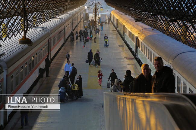 عزاداری شهادت حضرت زهرا(س) در قطار زائران رضوی