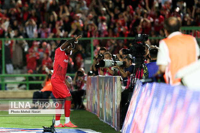 دیدار تیم های فوتبال پرسپولیس تهران و ملوان بندرانزلی