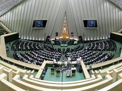 ورود یک نماینده مستقل برای شهرستان‌های کمیجان و خنداب در مجلس / خانه ملت به افزایش تعداد نمایندگان رأی داد 