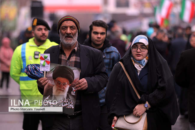 حضور مردم تبریز در راهپیمایی ۲۲ بهمن