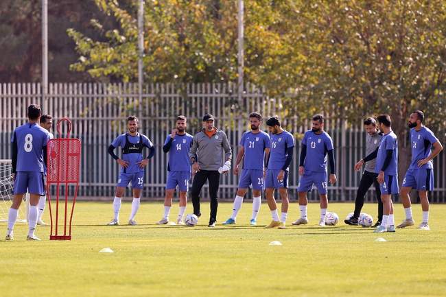 گزارش تصویری تمرین تیم ملی؛ ضیافت ناهار وسط زمین چمن!