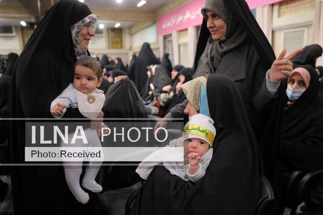 دیدار هزاران نفر از زنان و دختران با رهبر انقلاب