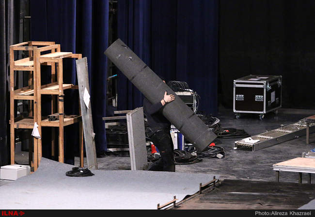 آماده سازی تالار وحدت برای نمایش هملت 