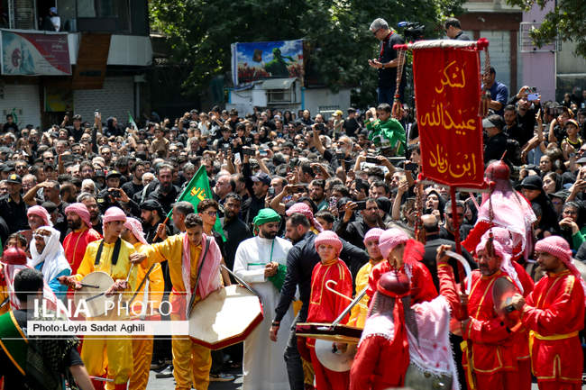 مراسم خیمه‌سوزان ظهر عاشورا در چهارراه گلوبندک تهران/1