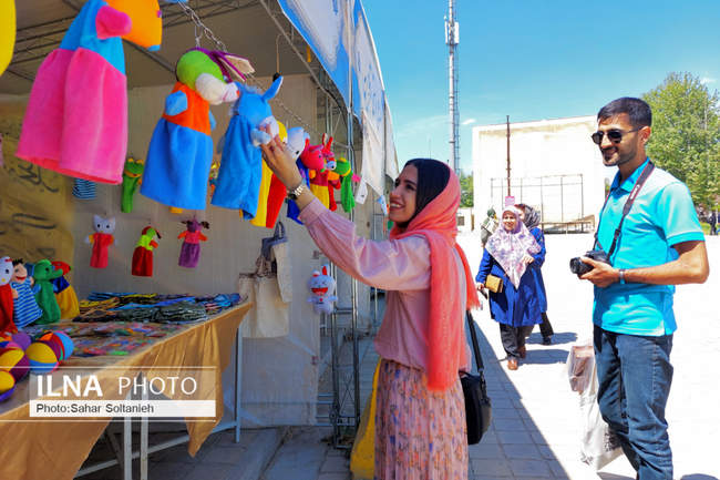 آثار هنرمندان قزوینی در نمایشگاه صنایع دستی