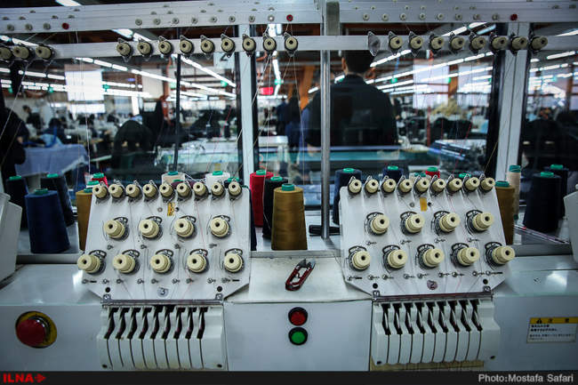 بازدید معاون توسعه اشتغال وزیر کار از کارخانه روناک جین