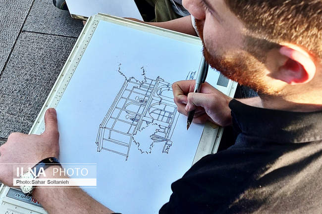 تور کُروکی در کاخ چهلستون به روایت تصویر