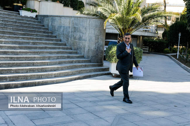 اعضای هیأت دولت در جمع خبرنگاران