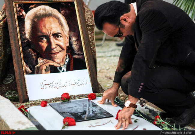 مراسم چهلم فرهنگ شریف در بهشت زهرا