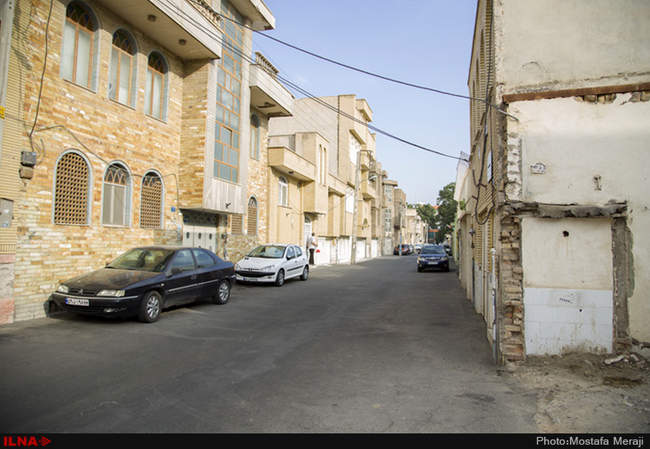 وضعیت نابسامان خانه های کلنگی شهرداری در خیابان فاطمی (دورشهر) قم